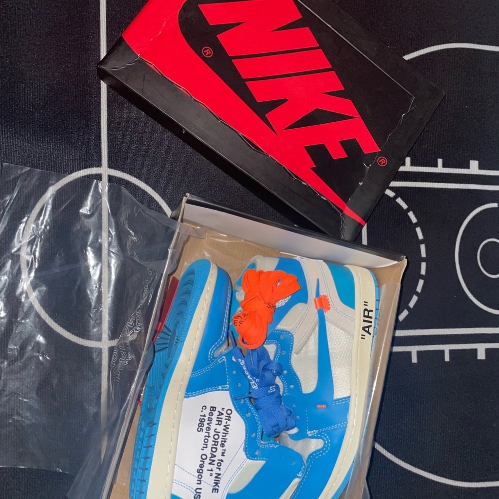 Nike Off white Jordan 1 blue colorway